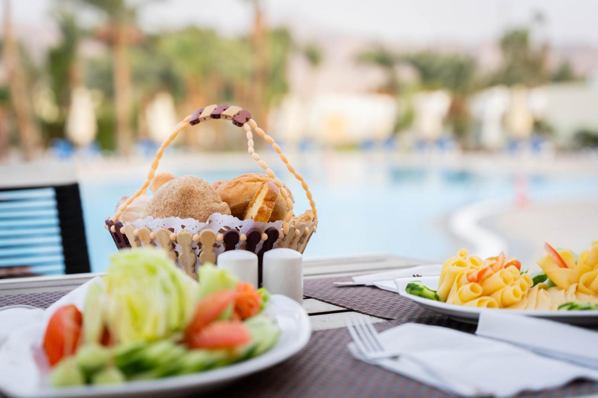 אתר נופש Lagoon Club & Ex Tirana 4*