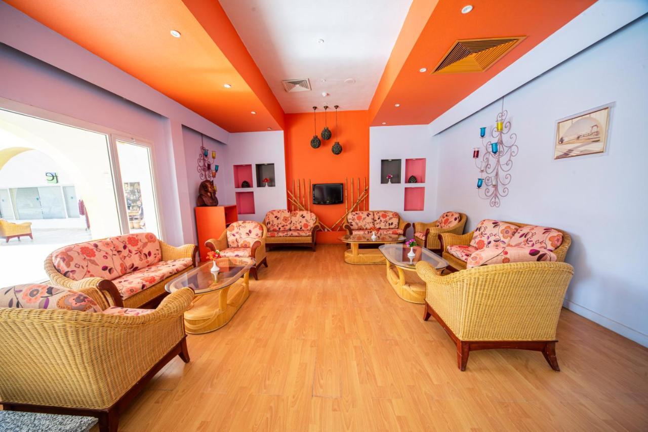 Lagoon Club & Ex Tirana Курортний комплекс