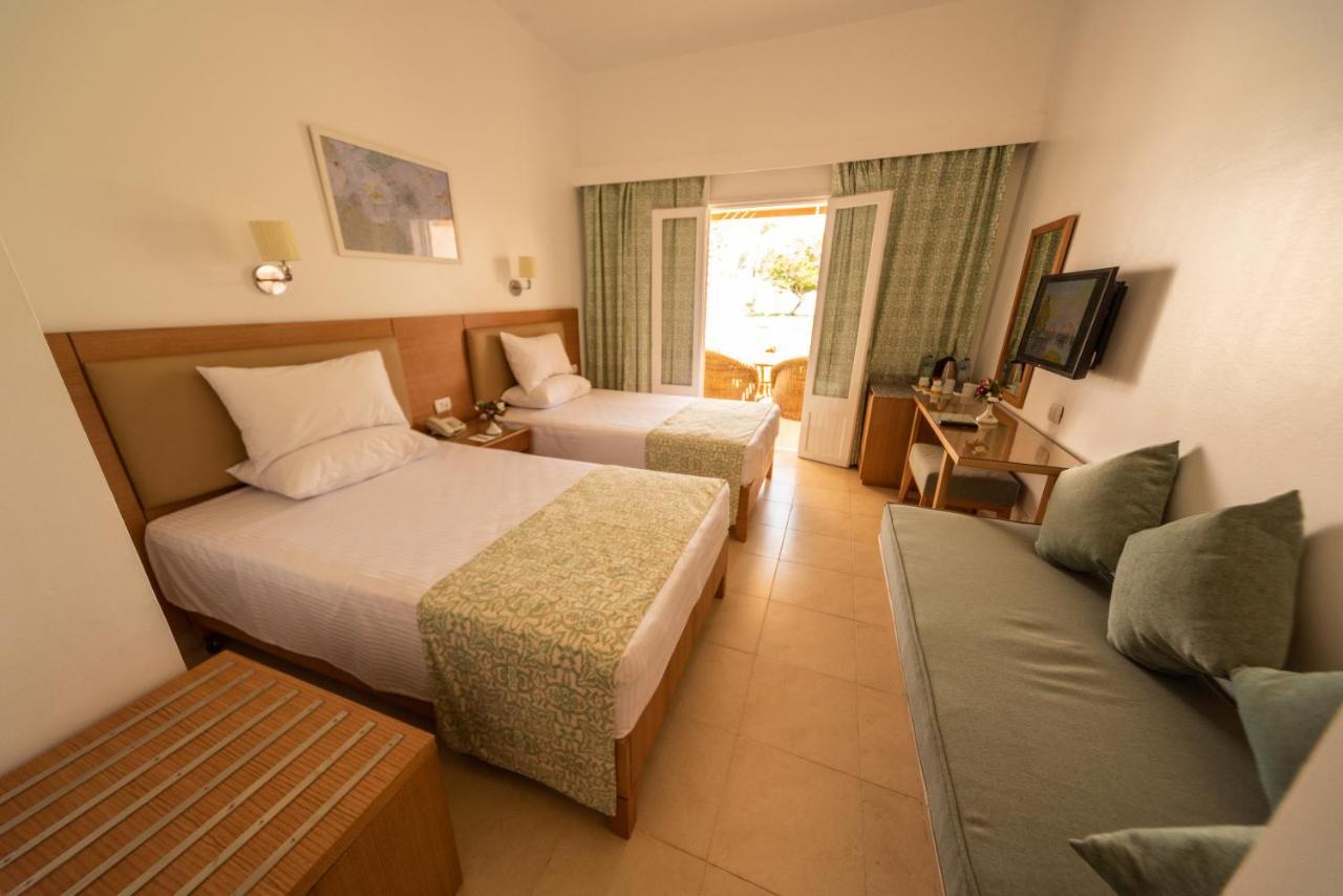 Lagoon Club & Ex Tirana Курортний комплекс 4*